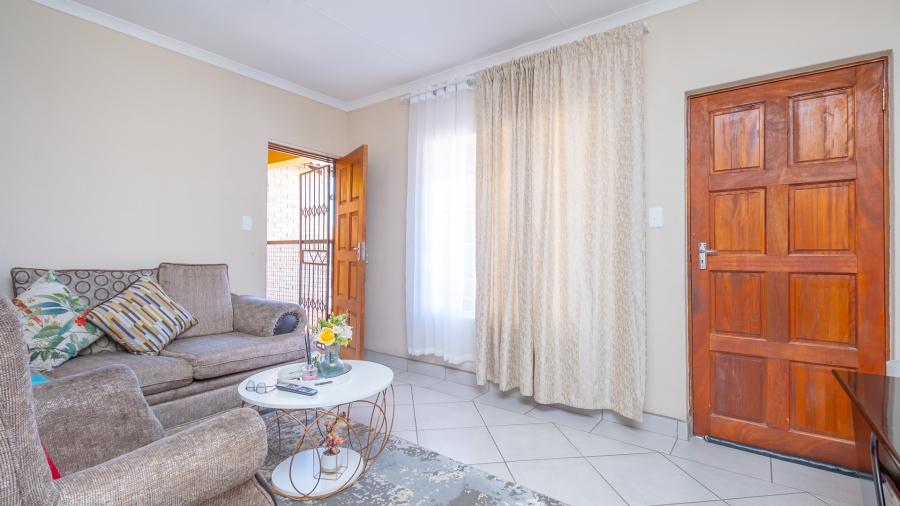 2 Bedroom Property for Sale in Waterval East North West